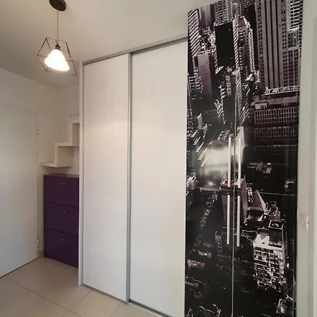 Beata East Side Split