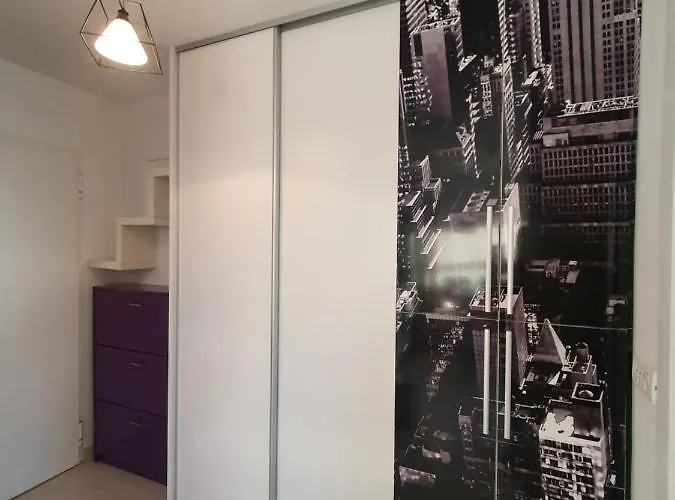 Beata East Side Split